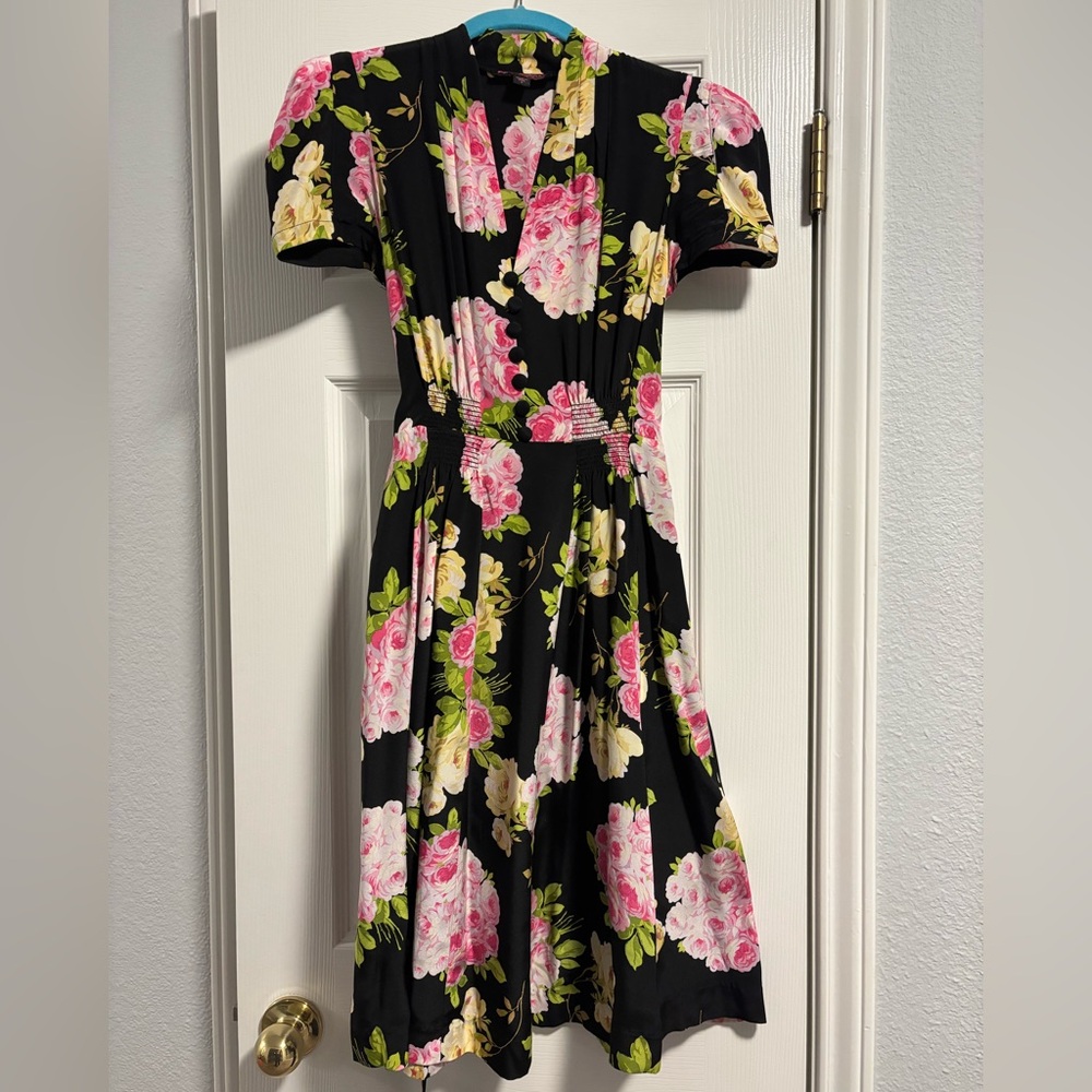 Betsey Johnson Black with Floral Pattern A-Line Silk Retro Dress Size 2